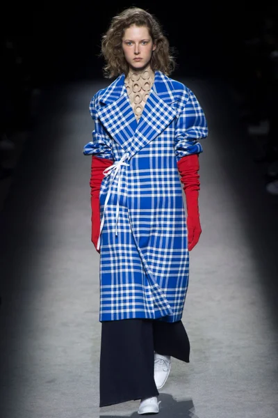 Look 23